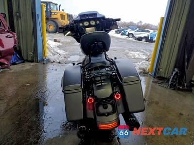 Czwarte zdjęcie samochodu z boku: 2017 HARLEY-DAVIDSON FLHXS STREET GLIDE SPECIAL VIN:1HD1KRC11HB676642 - miniatura