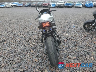Czwarte zdjęcie samochodu z boku: 2023 KAWASAKI EX650 R VIN:ML5EXER13PDA90299 - miniatura