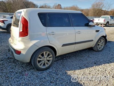 Trzecie zdjęcie samochodu z tyłu: 2013 KIA SOUL + VIN:KNDJT2A63D7757708 - miniatura