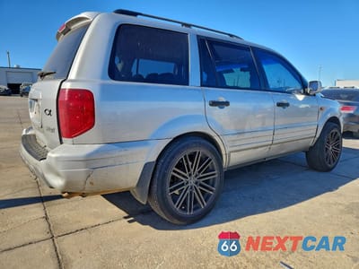 Trzecie zdjęcie samochodu z tyłu: 2005 HONDA PILOT EXL VIN:5FNYF18525B004826 - miniatura