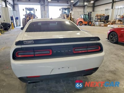 Zdjęcie 6 z 13 samochodu: 2016 DODGE CHALLENGER SRT HELLCAT VIN:2C3CDZC97GH249132 - miniatura