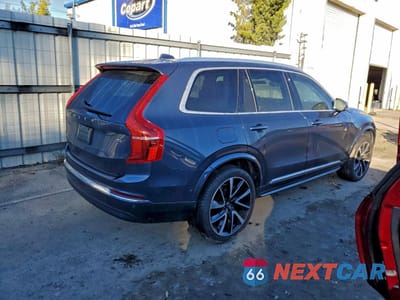 Trzecie zdjęcie samochodu z tyłu: 2023 VOLVO XC90 PLUS VIN:YV4062PNXP1902510 - miniatura