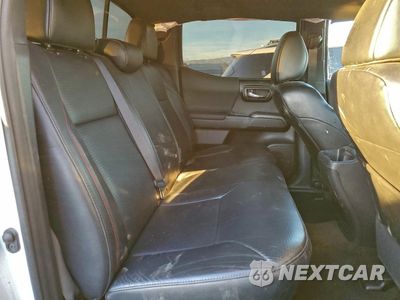 Zdjęcie 10 z 13 samochodu: 2019 TOYOTA TACOMA DOUBLE CAB VIN:5TFCZ5AN6KX201857 - miniatura