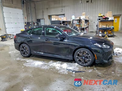 Czwarte zdjęcie samochodu z boku: 2025 BMW 228XI VIN:WBA23GG02S7S58400 - miniatura