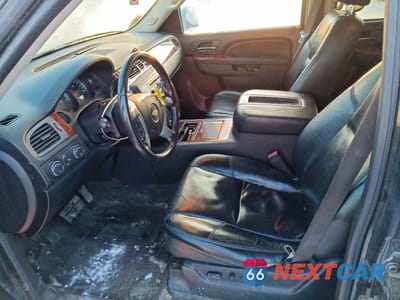 Zdjęcie 7 z 12 samochodu: 2011 CHEVROLET SUBURBAN K1500 LTZ VIN:1GNSKKE36BR101034 - miniatura