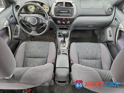 Zdjęcie 8 z 12 samochodu: 2001 TOYOTA RAV4 VIN:JTEHH20V310100299 - miniatura