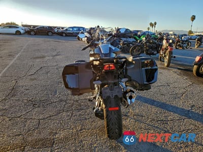 Czwarte zdjęcie samochodu z boku: 2023 BMW R 1250 RS VIN:WB10M8303P6G95838 - miniatura