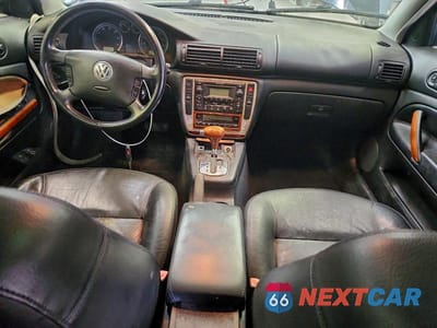 Zdjęcie 8 z 11 samochodu: 2003 VOLKSWAGEN PASSAT VIN:WVWTH63B63P283294 - miniatura