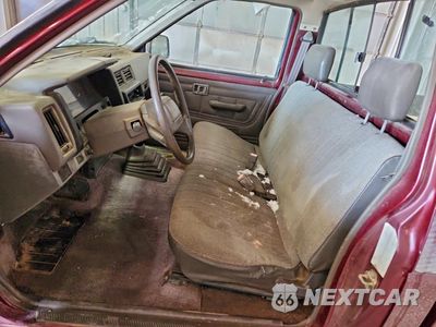 Zdjęcie 8 z 13 samochodu: 1988 NISSAN D21 SHORT BED VIN:1N6ND11S1JC374114 - miniatura