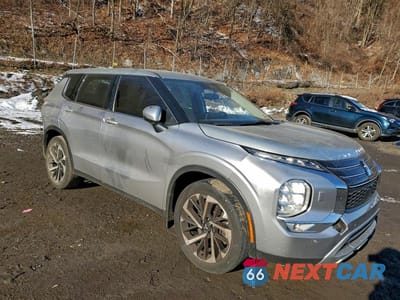 Czwarte zdjęcie samochodu z boku: 2022 MITSUBISHI OUTLANDER SE VIN:JA4J4UA84NZ080453 - miniatura