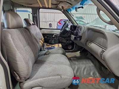 Zdjęcie 7 z 12 samochodu: 1998 GMC SIERRA C1500 VIN:1GTEC19M0WE553476 - miniatura