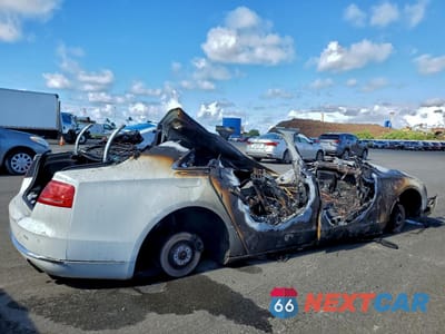 Trzecie zdjęcie samochodu z tyłu: 2011 AUDI A8 L QUATTRO VIN:WAURVAFD8BN012747 - miniatura