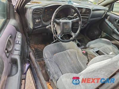 Zdjęcie 8 z 13 samochodu: 2003 GMC SONOMA VIN:1GTCS19X238241481 - miniatura