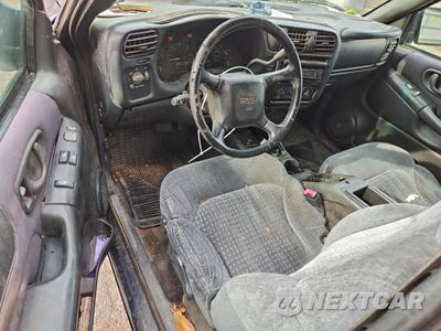 Zdjęcie 8 z 13 samochodu: 2003 GMC SONOMA VIN:1GTCS19X238241481 - miniatura