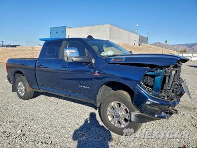 Czwarte zdjęcie samochodu z boku: 2024 RAM 2500 LARAMIE VIN:3C6UR5FL4RG118056 - miniatura