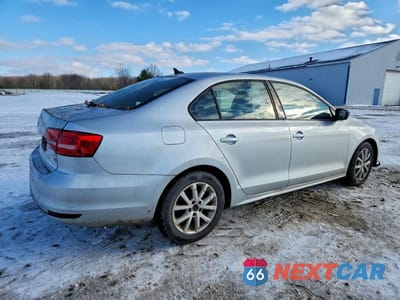 Trzecie zdjęcie samochodu z tyłu: 2015 VOLKSWAGEN JETTA SE VIN:3VWD17AJ9FM237197 - miniatura