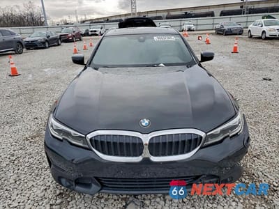 Piąte zdjęcie samochodu w środku: 2019 BMW 330XI VIN:WBA5R7C54KAJ79990 - miniatura