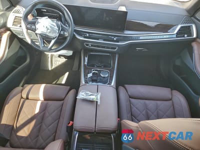 Zdjęcie 8 z 14 samochodu: 2025 BMW X5 XDRIVE40I VIN:5UX23EU00S9Z14690 - miniatura