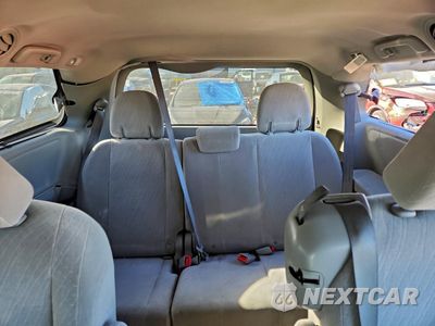 Zdjęcie 10 z 15 samochodu: 2017 TOYOTA SIENNA LE VIN:5TDKZ3DCXHS851011 - miniatura