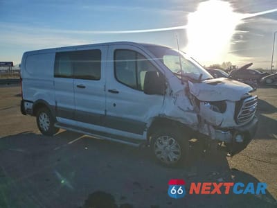Czwarte zdjęcie samochodu z boku: 2015 FORD TRANSIT 250 DELIVERY VAN VIN:1FTNR1ZM2FKA47163 - miniatura