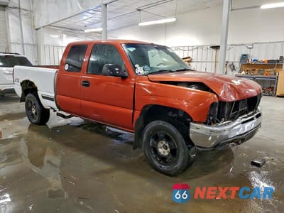 Czwarte zdjęcie samochodu z boku: 2001 CHEVROLET SILVERADO K1500 VIN:2GCEK19T611278975 - miniatura