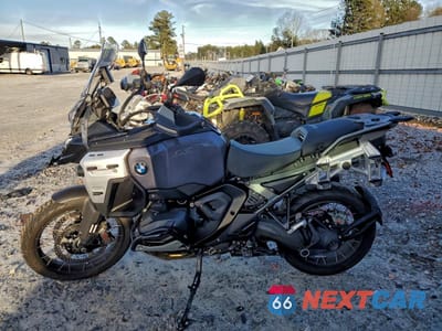 Trzecie zdjęcie samochodu z tyłu: 2025 BMW R 1300 GS ADVENTURE VIN:WB10M3308S6L17815 - miniatura