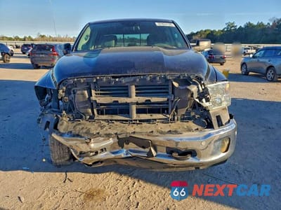 Piąte zdjęcie samochodu w środku: 2017 RAM 1500 SLT VIN:1C6RR7TT3HS816090 - miniatura