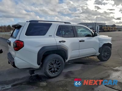 Trzecie zdjęcie samochodu z tyłu: 2025 TOYOTA 4RUNNER SR5 VIN:JTEVA5AR0S5003625 - miniatura