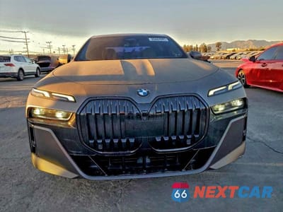 Piąte zdjęcie samochodu w środku: 2023 BMW 740 I VIN:WBA23EH03PCM28457 - miniatura