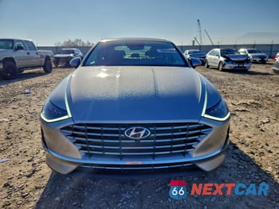 Piąte zdjęcie samochodu w środku: 2022 HYUNDAI SONATA HYBRID VIN:KMHL54JJ3NA039031 - miniatura