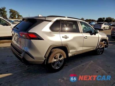 Trzecie zdjęcie samochodu z tyłu: 2025 TOYOTA RAV4 XLE VIN:2T3W1RFV8SW380668 - miniatura