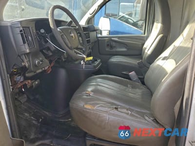 Zdjęcie 7 z 13 samochodu: 2013 GMC SAVANA UTILITY / SERVICE TRUCK VIN:1GD072CG1D1132261 - miniatura