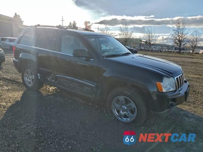 Czwarte zdjęcie samochodu z boku: 2005 JEEP GRAND CHEROKEE LIMITED VIN:1J4HR58NX5C701344 - miniatura