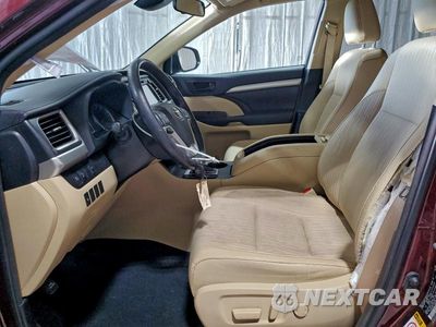 Zdjęcie 7 z 12 samochodu: 2018 TOYOTA HIGHLANDER LE VIN:5TDBZRFH1JS869009 - miniatura