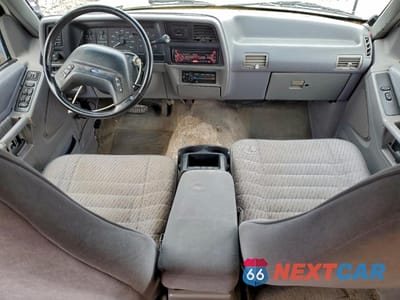 Zdjęcie 8 z 13 samochodu: 1993 FORD EXPLORER VIN:1FMDU34X2PUC39921 - miniatura