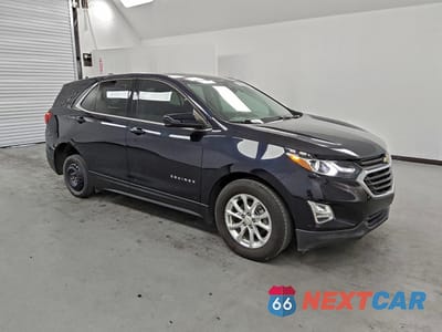 Czwarte zdjęcie samochodu z boku: 2020 CHEVROLET EQUINOX LT VIN:2GNAXKEV7L6209674 - miniatura