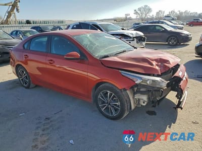 Czwarte zdjęcie samochodu z boku: 2024 KIA FORTE LXS VIN:3KPF24AD3RE699416 - miniatura