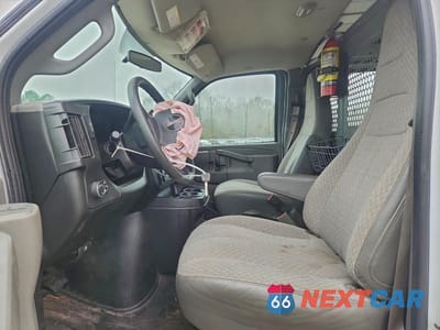 Zdjęcie 7 z 13 samochodu: 2017 GMC SAVANA G2500 DELIVERY VAN VIN:1GTW7AFF2H1911749 - miniatura