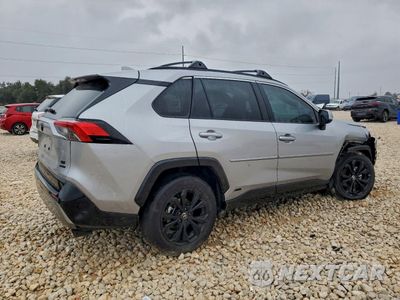 Trzecie zdjęcie samochodu z tyłu: 2025 TOYOTA RAV4 SE VIN:4T3T6RFV3SU191561 - miniatura