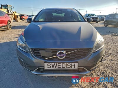 Piąte zdjęcie samochodu w środku: 2017 VOLVO V60 CROSS COUNTRY PREMIER VIN:YV440MWK6H1036067 - miniatura