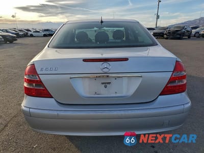 Zdjęcie 6 z 14 samochodu: 2003 MERCEDES-BENZ E 500 VIN:WDBUF70J83A197370 - miniatura