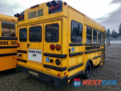 Czwarte zdjęcie samochodu z boku: 2000 FORD E350 SCHOOL BUS VIN:1FDSE35F1YHB36378 - miniatura