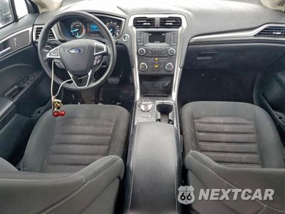 Zdjęcie 8 z 15 samochodu: 2017 FORD FUSION S VIN:3FA6P0G70HR311485 - miniatura