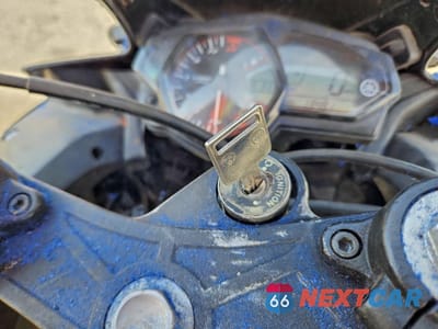 Zdjęcie 8 z 10 samochodu: 2015 YAMAHA YZFR3 VIN:MH3RH06Y3FK005768 - miniatura