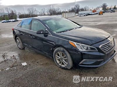 Czwarte zdjęcie samochodu z boku: 2017 HYUNDAI SONATA SE VIN:5NPE24AF5HH487043 - miniatura
