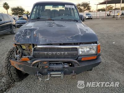 Piąte zdjęcie samochodu w środku: 1991 TOYOTA LAND CRUISER FJ80 VIN:JT3FJ80W5M0020751 - miniatura