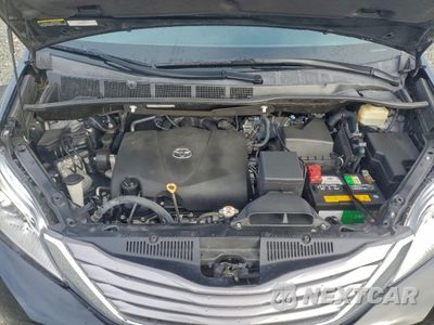 Zdjęcie 12 z 16 samochodu: 2017 TOYOTA SIENNA XLE VIN:5TDDZ3DC7HS185685 - miniatura