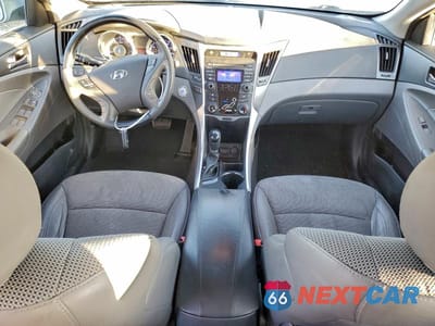 Zdjęcie 8 z 12 samochodu: 2013 HYUNDAI SONATA SE VIN:5NPEC4AC8DH781484 - miniatura