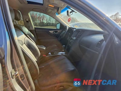 Piąte zdjęcie samochodu w środku: 2016 INFINITI QX70 VIN:JN8CS1MU4GM130283 - miniatura