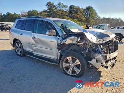 Czwarte zdjęcie samochodu z boku: 2013 TOYOTA HIGHLANDER LIMITED VIN:5TDYK3EH1DS128974 - miniatura
